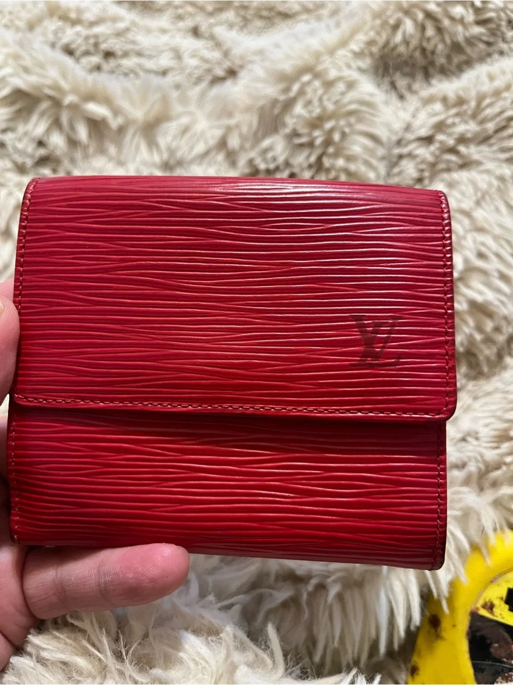 Used vintage Red Louis Vuitton Textured Women's Wallet - Classic Folding Design